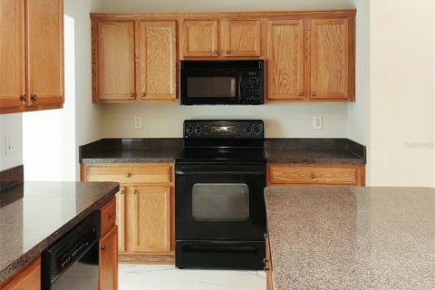House in Ocala, Florida 5 bedrooms, 219.9 sq.m. № 2211892 - photo 17