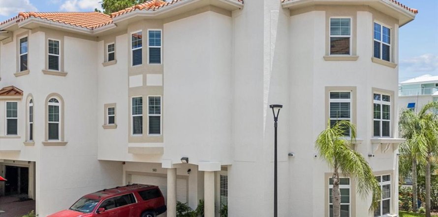 Adosado en Dunedin, Florida 3 dormitorios, 214.79 m2 № 1796118