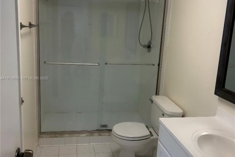 Снять в аренду кондоминиум в Уэстон, Флорида 2 спальни, 102.75м2, № 1988055 - фото 20