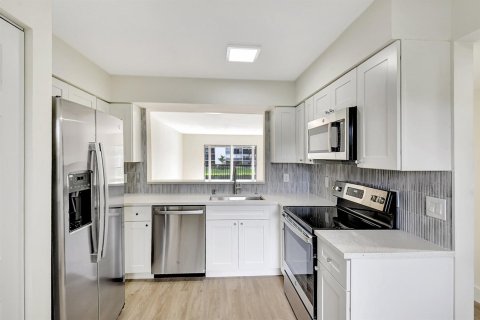 Condominio en Delray Beach, Florida, 1 dormitorio  № 2300168
