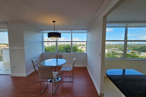 Copropriété à louer à Miami, Floride: 2 chambres, 119.19 m2 № 1991173 - photo 6