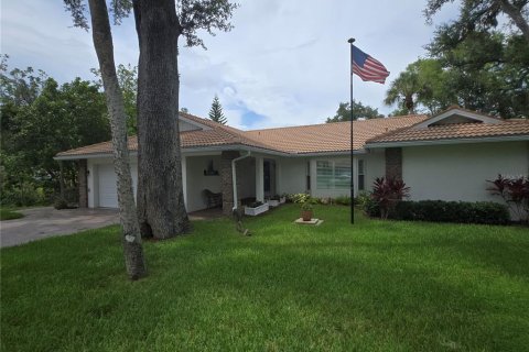 House in Bradenton, Florida 3 bedrooms, 167.04 sq.m. № 2220950