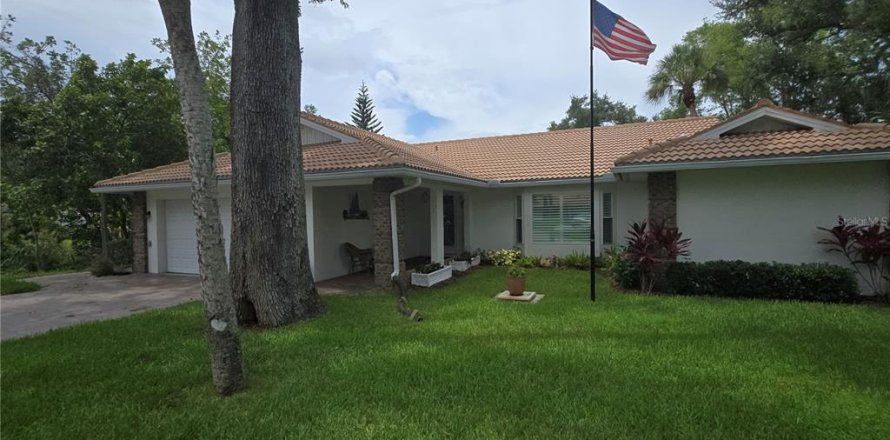 House in Bradenton, Florida 3 bedrooms, 167.04 sq.m. № 2220950
