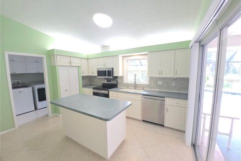 House in Bradenton, Florida 3 bedrooms, 167.04 sq.m. № 2220950 - photo 21
