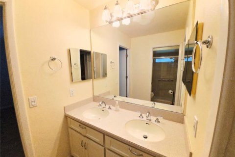 House in Bradenton, Florida 3 bedrooms, 167.04 sq.m. № 2220950 - photo 14