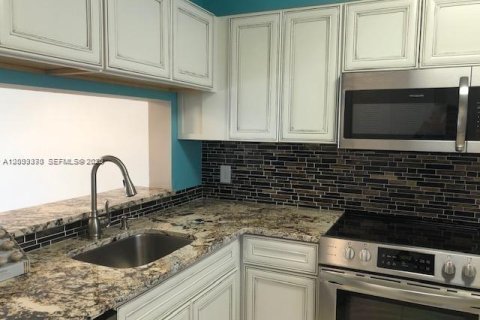 Condominio en Fort Lauderdale, Florida, 1 dormitorio № 2154015