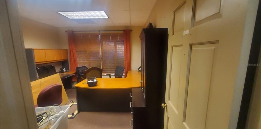 Propiedad comercial en Port Charlotte, Florida № 1877016