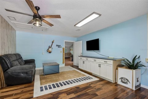 House in Palatka, Florida 3 bedrooms, 235.97 sq.m. № 2210772 - photo 17