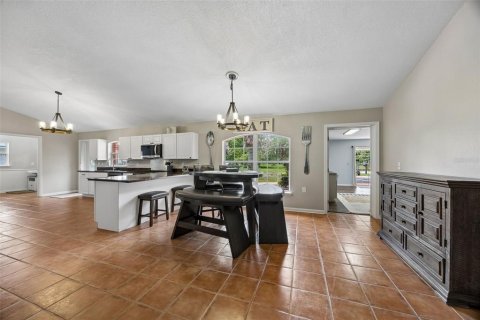 House in Palatka, Florida 3 bedrooms, 235.97 sq.m. № 2210772 - photo 9