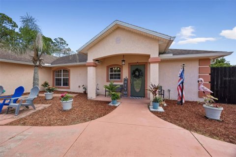 House in Palatka, Florida 3 bedrooms, 235.97 sq.m. № 2210772 - photo 3