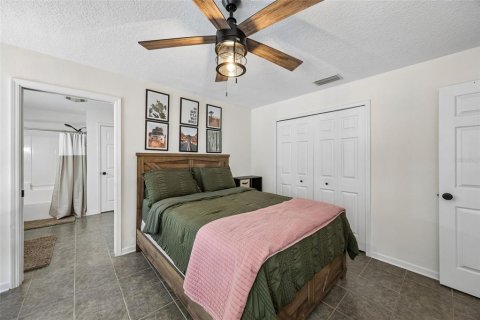House in Palatka, Florida 3 bedrooms, 235.97 sq.m. № 2210772 - photo 25