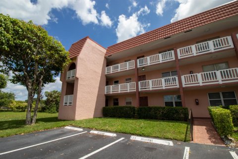 Condo in Sunrise, Florida, 2 bedrooms  № 2250206