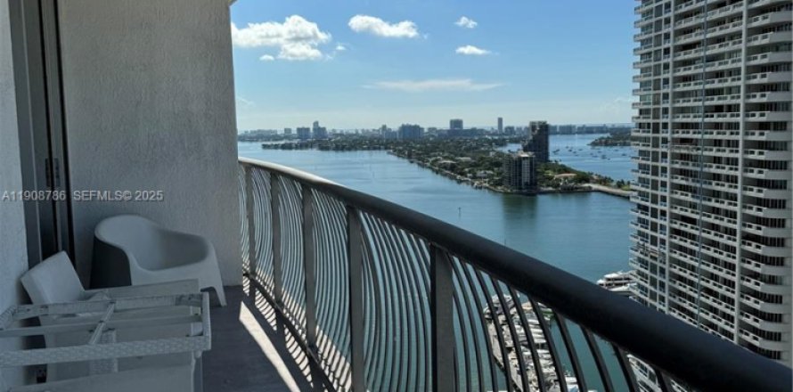 Кондоминиум с 1 спальней в Майами, Флорида № 1989339