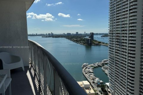 Снять в аренду кондоминиум в Майами, Флорида 1 спальня, 76.27м2, № 1989339 - фото 5