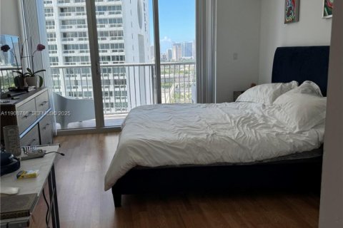 Снять в аренду кондоминиум в Майами, Флорида 1 спальня, 76.27м2, № 1989339 - фото 6