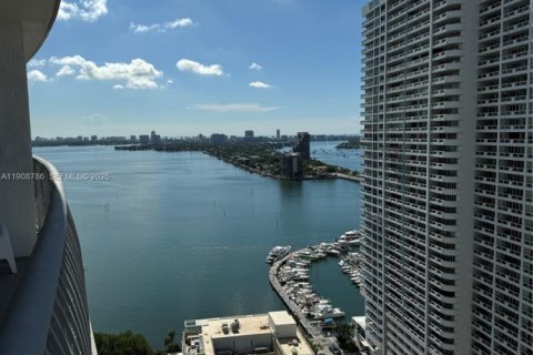 Снять в аренду кондоминиум в Майами, Флорида 1 спальня, 76.27м2, № 1989339 - фото 4