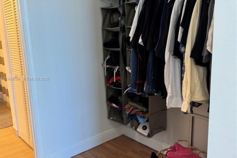 Снять в аренду кондоминиум в Майами, Флорида 1 спальня, 76.27м2, № 1989339 - фото 3