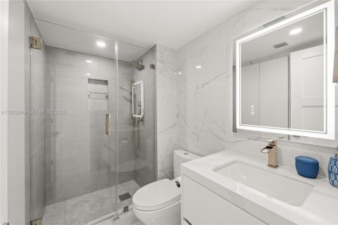 Condominio en venta en Aventura, Florida, 2 dormitorios, 157.28 m2 № 1976587 - foto 16