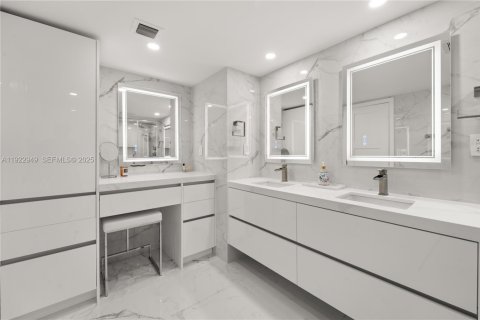 Condominio en venta en Aventura, Florida, 2 dormitorios, 157.28 m2 № 1976587 - foto 11