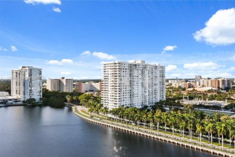 Condominio en venta en Aventura, Florida, 2 dormitorios, 157.28 m2 № 1976587 - foto 19