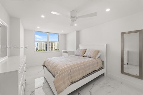 Condominio en venta en Aventura, Florida, 2 dormitorios, 157.28 m2 № 1976587 - foto 14