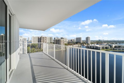 Condominio en venta en Aventura, Florida, 2 dormitorios, 157.28 m2 № 1976587 - foto 17