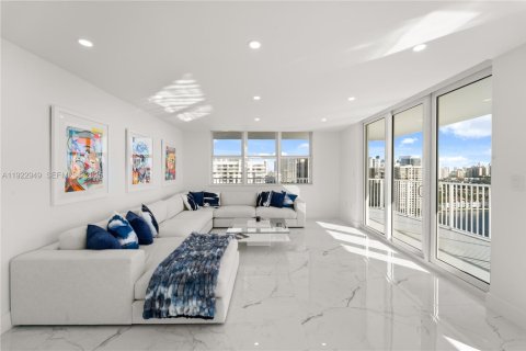 Condominio en venta en Aventura, Florida, 2 dormitorios, 157.28 m2 № 1976587 - foto 4