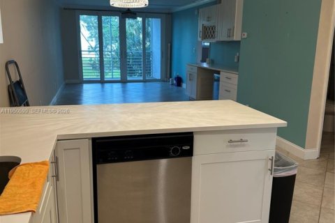 Copropriété à louer à Pompano Beach, Floride: 2 chambres, 102.19 m2 № 2062131 - photo 12