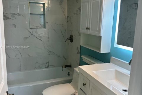 Copropriété à louer à Pompano Beach, Floride: 2 chambres, 102.19 m2 № 2062131 - photo 4