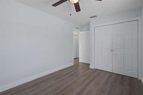 Casa en venta en Pinellas Park, Florida, 4 dormitorios, 128.02 m2 № 2419010 - foto 27