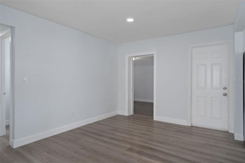 Casa en venta en Pinellas Park, Florida, 4 dormitorios, 128.02 m2 № 2419010 - foto 13