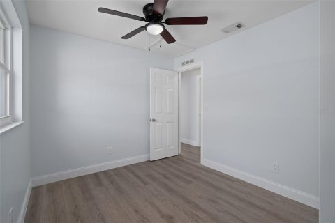 Casa en venta en Pinellas Park, Florida, 4 dormitorios, 128.02 m2 № 2419010 - foto 30