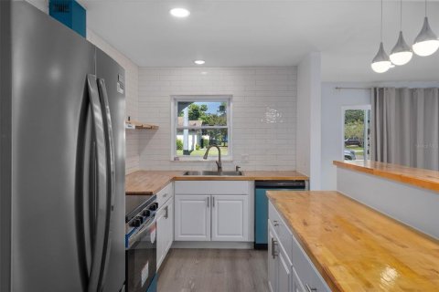 Casa en venta en Pinellas Park, Florida, 4 dormitorios, 128.02 m2 № 2419010 - foto 15
