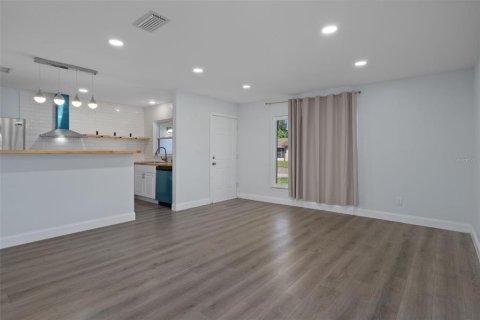 Casa en venta en Pinellas Park, Florida, 4 dormitorios, 128.02 m2 № 2419010 - foto 10