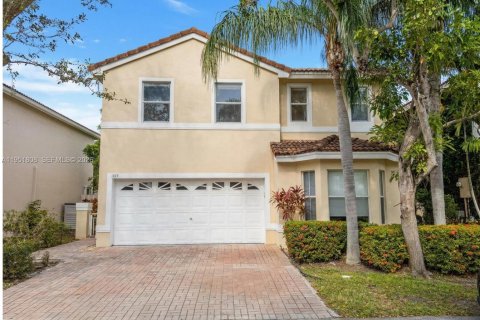 Casa en Hollywood, Florida 3 dormitorios, 178.28 m2 № 2054288