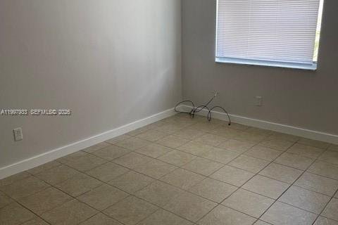 Condo in Miami, Florida, 1 bedroom № 2068835 - photo 11