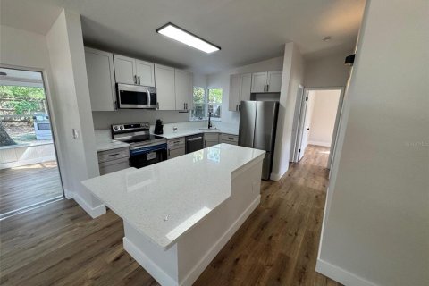 House in Deltona, Florida 2 bedrooms, 71.16 sq.m. № 1821338 - photo 6