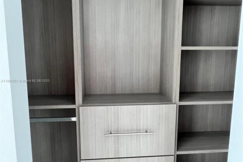 Купить кондоминиум в Дорал, Флорида 1 спальня, 64.85м2, № 2012125 - фото 13