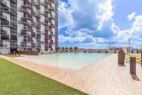 Купить кондоминиум в Дорал, Флорида 1 спальня, 64.85м2, № 2012125 - фото 2