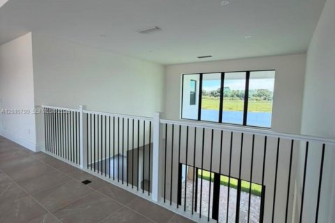 House in Miami Lakes, Florida 6 bedrooms № 2338645 - photo 15