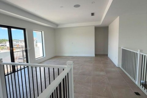 House in Miami Lakes, Florida 6 bedrooms № 2338645 - photo 24