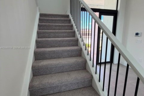 House in Miami Lakes, Florida 6 bedrooms № 2338645 - photo 14