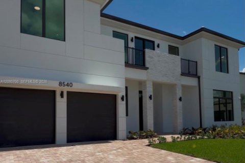 House in Miami Lakes, Florida 6 bedrooms № 2338645