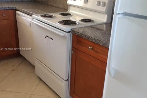 Купить кондоминиум в Майами, Флорида 1 спальня, 104.52м2, № 1985799 - фото 3