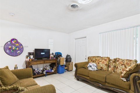Immobilier commercial à vendre à Fort Lauderdale, Floride: 180.32 m2 № 1923015 - photo 10