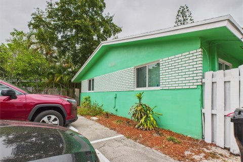 Immobilier commercial à vendre à Fort Lauderdale, Floride: 180.32 m2 № 1923015 - photo 2