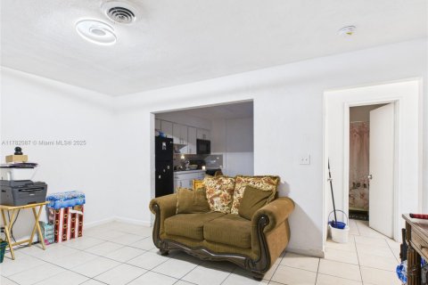 Immobilier commercial à vendre à Fort Lauderdale, Floride: 180.32 m2 № 1923015 - photo 9