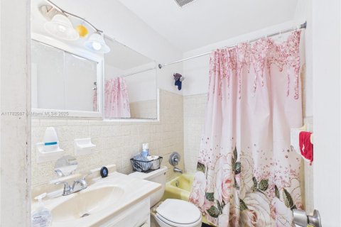 Immobilier commercial à vendre à Fort Lauderdale, Floride: 180.32 m2 № 1923015 - photo 16