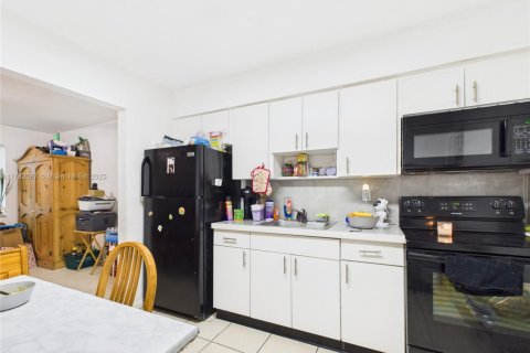 Immobilier commercial à vendre à Fort Lauderdale, Floride: 180.32 m2 № 1923015 - photo 12