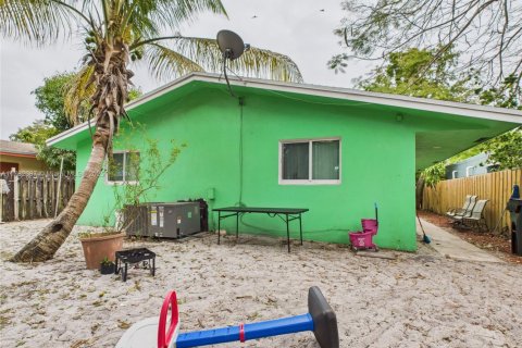 Immobilier commercial à vendre à Fort Lauderdale, Floride: 180.32 m2 № 1923015 - photo 4